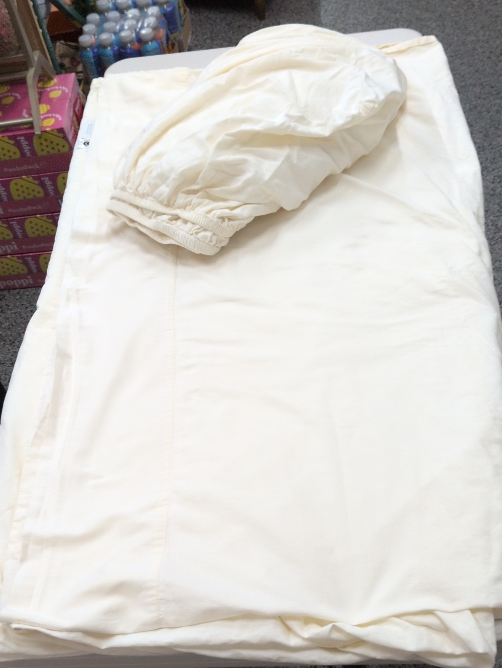 Boll & Branch Full Cream Fitted & Flat Sheet. No Pillowcases. Excellent Conditi